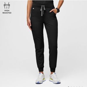 Figs women's Black High Waisted Uman Relaxed - Petite Jogger scrubs